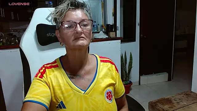 bety-cum2 online show from June 24, 1:37 am