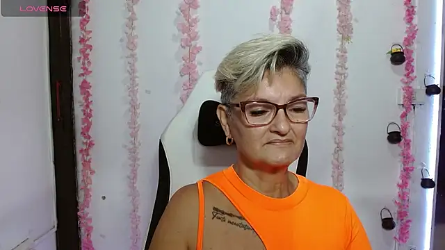 bety-cum2 online show from June 28, 12:33 pm