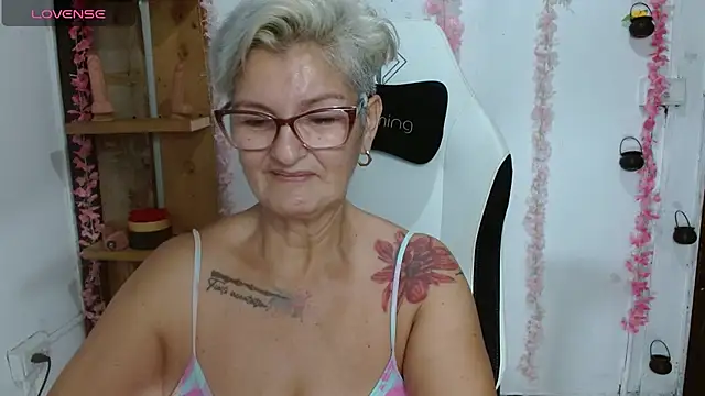 bety-cum2 online show from July 22, 11:46 am