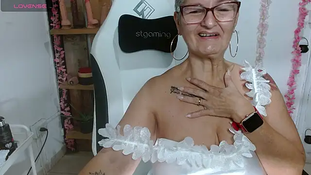 bety-cum2 online show from July 27, 12:01 pm