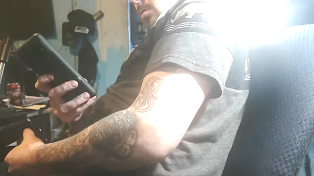 faded206 online show from December 9, 4:37 pm