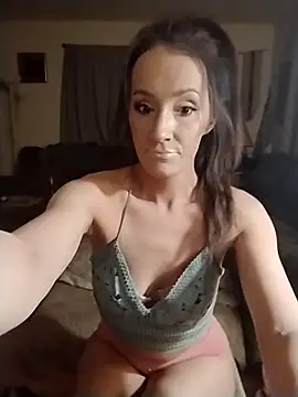 Snapshot of goddessnathalie1 chatting on February 4, 2:28 am goddessnathalie1 online show from February 4, 2:28 am