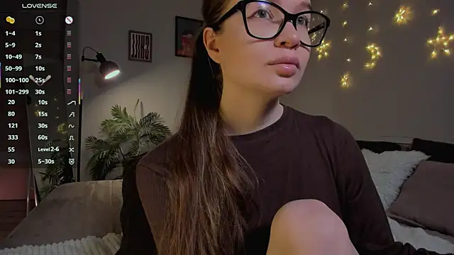 Snapshot of Virtual_Girll chatting on March 17, 7:01 am Virtual Girll online show from March 17, 7:01 am