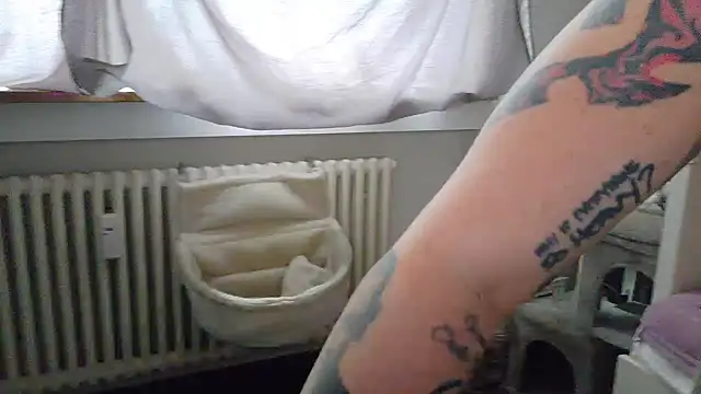 Snapshot of wetgerman_2 chatting on December 15, 10:41 am wetgerman 2 online show from December 15, 10:41 am