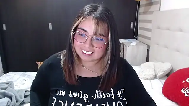 yini angel online show from June 22, 4:20 am