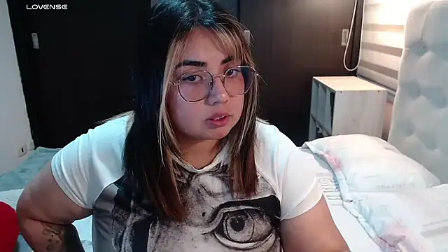 yini angel online show from July 7, 6:47 am