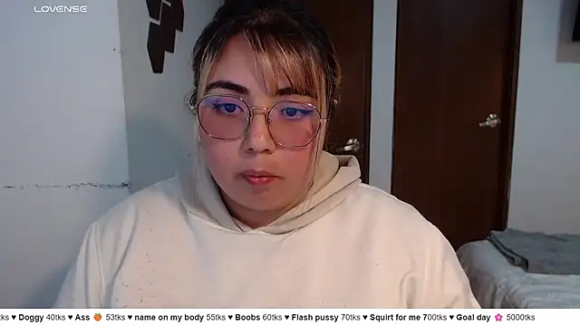 yini angel online show from August 4, 2:04 am