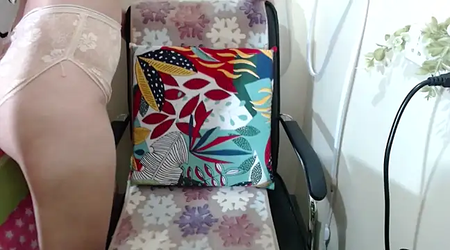 Snapshot of Skinny_regie99xxx chatting on March 18, 3:53 am Skinny regie99xxx online show from March 18, 3:53 am