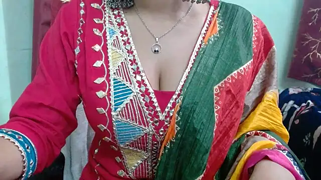 Snapshot of sweet-alia chatting on February 24, 10:13 am sweet-alia online show from February 24, 10:13 am