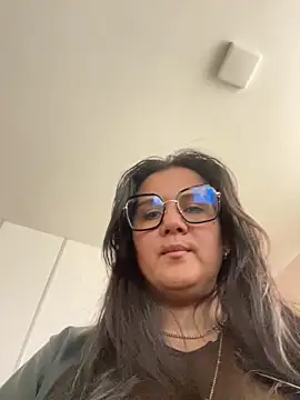 SWEETLILY18 online show from December 26, 5:30 pm