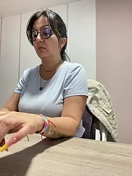 SWEETLILY18 online show from December 28, 11:09 am