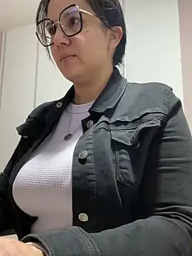 SWEETLILY18 online show from December 30, 11:04 am