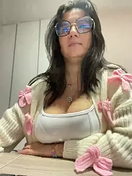 SWEETLILY18 online show from January 28, 11:28 am