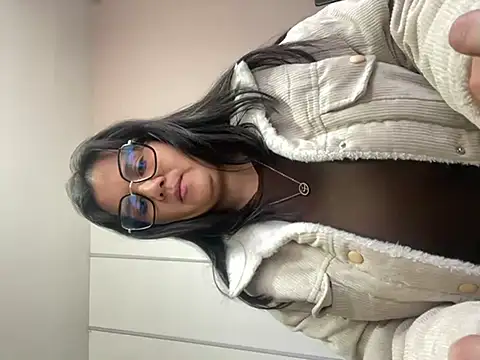 SWEETLILY18 online show from January 30, 2:25 pm