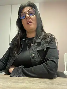 SWEETLILY18 online show from February 1, 11:32 am