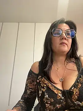 SWEETLILY18 online show from February 8, 5:39 pm