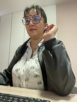 SWEETLILY18 online show from February 13, 11:17 am