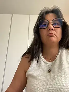 SWEETLILY18 online show from February 18, 2:38 pm