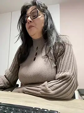 SWEETLILY18 online show from February 21, 11:11 am