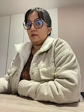 SWEETLILY18 online show from March 5, 11:28 am