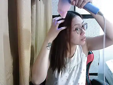 crizzybel online show from October 13, 7:03 pm