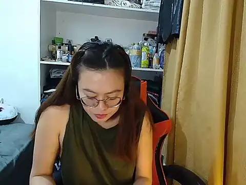 crizzybel online show from March 5, 7:10 pm