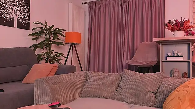 MayaCroft online show from November 18, 6:23 pm