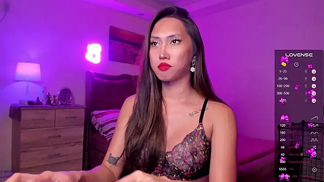 Snapshot of BombshellPH chatting on December 29, 9:52 pm BombshellPH online show from December 29, 9:52 pm