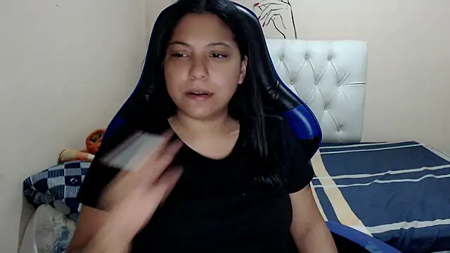 Leylafourniert online show from September 13, 6:29 pm