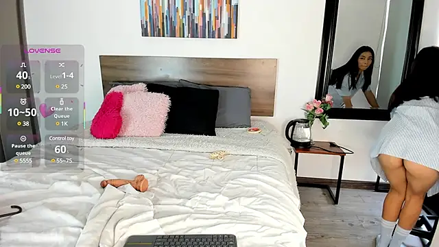 Ginebraa Saenz online show from March 11, 1:56 pm