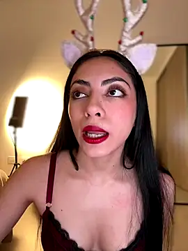 Snapshot of martiiaciar chatting on December 2, 11:45 pm martiiaciar online show from December 2, 11:45 pm