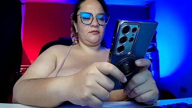 Snapshot of lulubigtitts1 chatting on October 5, 2:32 am lulubigtitts1 online show from October 5, 2:32 am