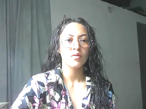 Snapshot of Olivia_Bright chatting on March 19, 4:00 pm Olivia Bright online show from March 19, 4:00 pm