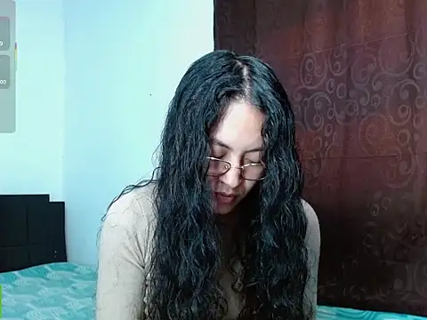 Snapshot of Olivia_Bright chatting on April 17, 10:02 pm Olivia Bright online show from April 17, 10:02 pm