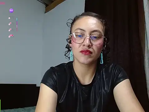 Snapshot of Olivia_Bright chatting on April 20, 1:41 am Olivia Bright online show from April 20, 1:41 am