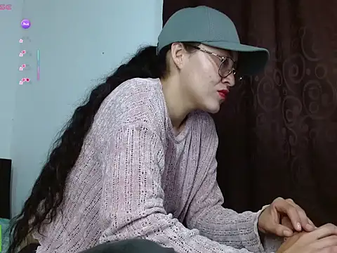 Snapshot of Olivia_Bright chatting on April 25, 2:03 am Olivia Bright online show from April 25, 2:03 am