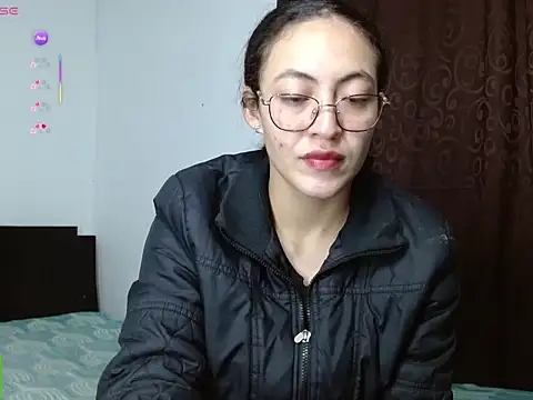 Snapshot of Olivia_Bright chatting on April 26, 12:52 am Olivia Bright online show from April 26, 12:52 am
