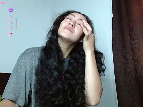 Snapshot of Olivia_Bright chatting on April 29, 6:36 pm Olivia Bright online show from April 29, 6:36 pm