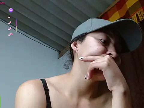 Snapshot of Olivia_Bright chatting on May 27, 1:57 am Olivia Bright online show from May 27, 1:57 am