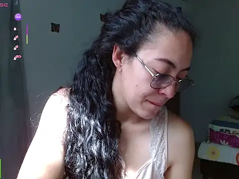 Snapshot of Olivia_Bright chatting on August 2, 2:59 pm Olivia Bright online show from August 2, 2:59 pm