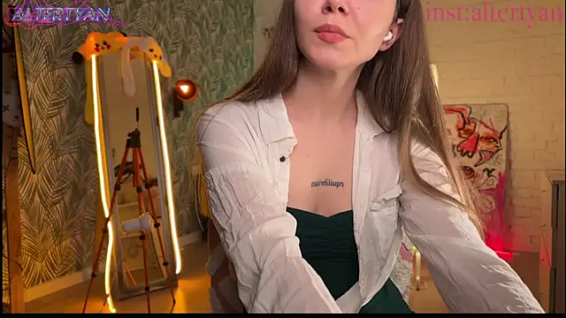 Snapshot of altertyan chatting on April 8, 9:04 pm altertyan online show from April 8, 9:04 pm