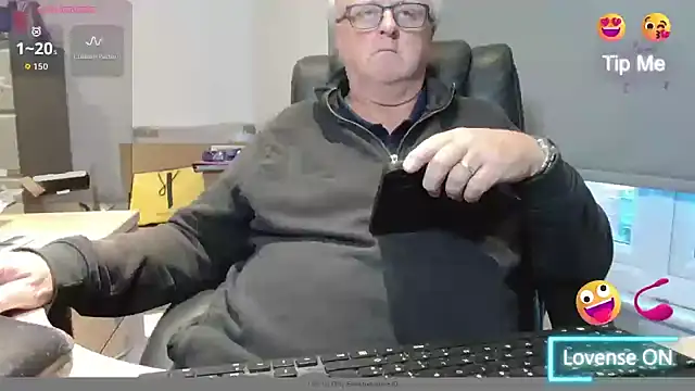 Snapshot of bigbadjon69 chatting on October 24, 4:47 pm bigbadjon69 online show from October 24, 4:47 pm