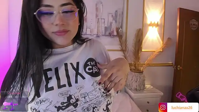 lucy26  online show from January 18, 5:20 am
