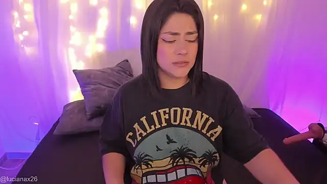 lucy26  online show from September 30, 2:27 am