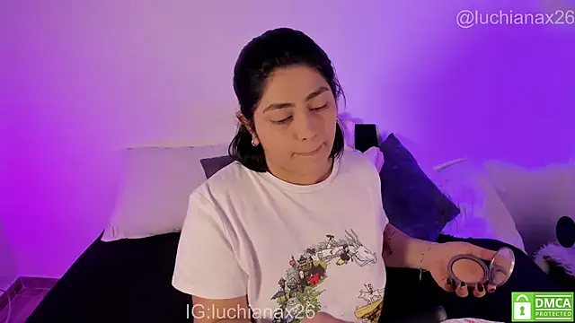 Snapshot of lucy26_ chatting on March 10, 3:11 am lucy26 online show from March 10, 3:11 am