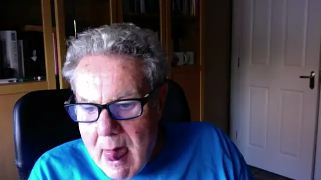 Snapshot of Oldpistolpete chatting on October 17, 9:34 am Oldpistolpete online show from October 17, 9:34 am