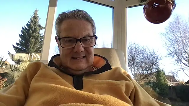 Snapshot of Oldpistolpete chatting on November 25, 10:04 am Oldpistolpete online show from November 25, 10:04 am