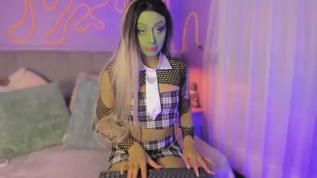 Sofly s online show from October 31, 12:17 pm