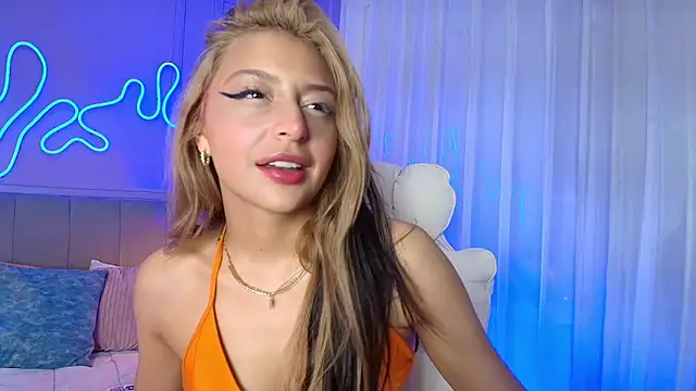 Snapshot of Sofly_s chatting on April 12, 12:04 am Sofly s online show from April 12, 12:04 am