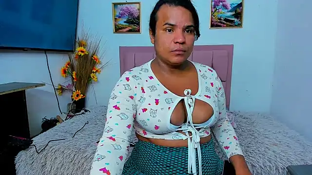 Snapshot of luciana_osorno chatting on April 16, 10:23 pm luciana osorno online show from April 16, 10:23 pm